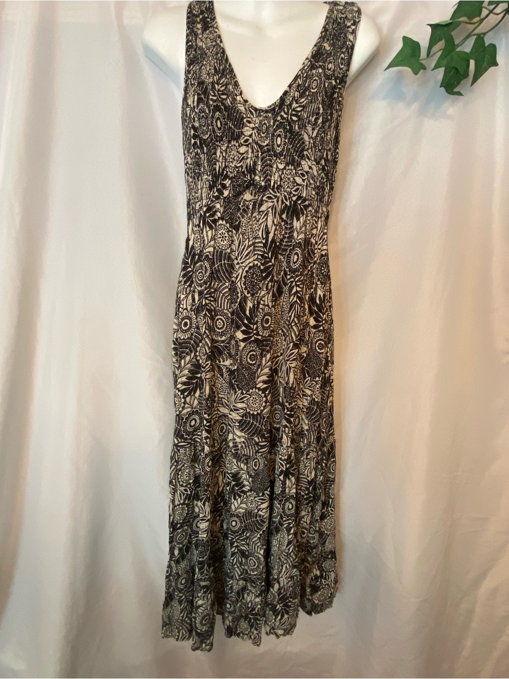 Angie Black and Cream Floral Scoop-Neck Stretch Bodice Sleeveless Maxi Dress
